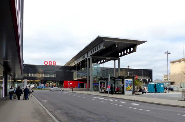 Spuckattacke am Welser Hauptbahnhof.