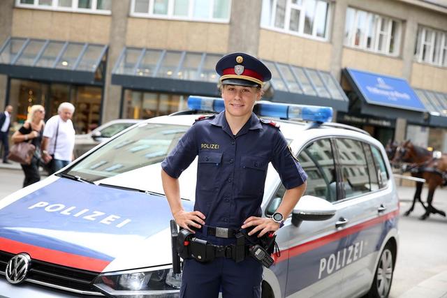 Romana Slavinec ist derzeit für die Polizei in Wien im Einsatz.