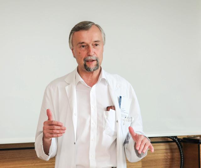 Chef des Krisenstabs am Landesklinikum Zwettl: Manfred Weissinger.