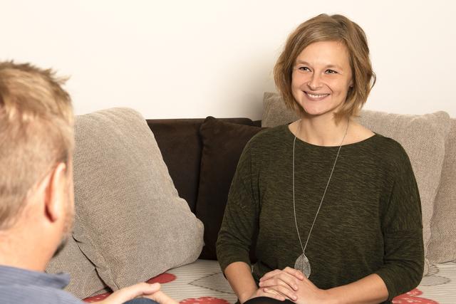 Dr. Claudia Tureček zur Seite weiß aus eigener Erfahrung, wie belastend Krisensituationen