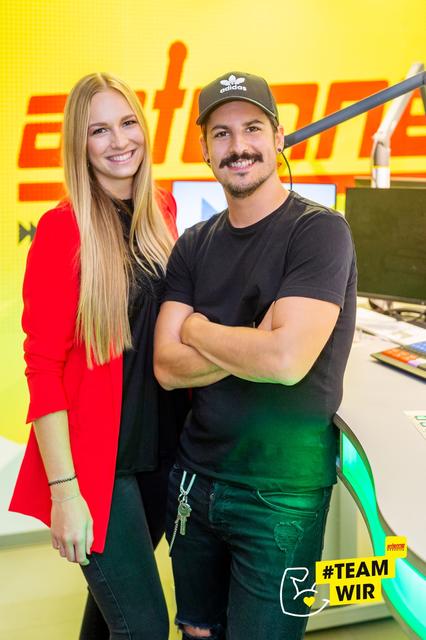 Der #teamwir-Song feierte heute Premiere in Kärntens bestgelaunter Morgenshow | Foto: Foto Jörgler