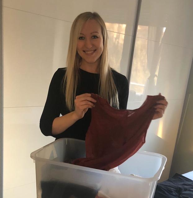 Auf zum Kleiderschrank: Initiatorin Julia Strempfl hat bereits zwei Pakete mit Second-Hand-Ware versendet.