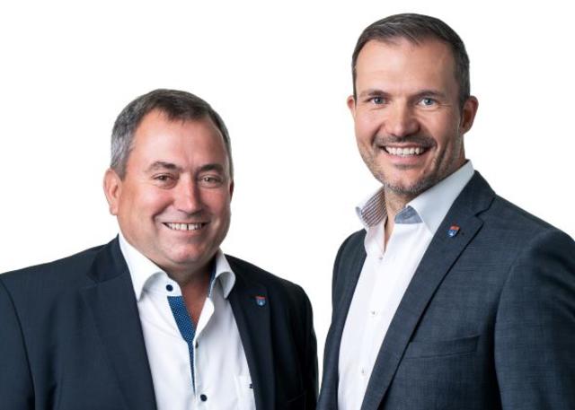 Bürgermeister Bernhard Karnthaler und Glasfaserbeauftragter Bernd Tuchschmidt.