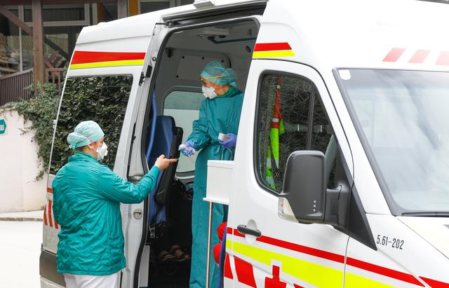 Alle Mitarbeiter des Kardinal Schwarzenberg Klinikums tragen Schutzausrüstungen, damit die Versorgung gesichert bleibt.