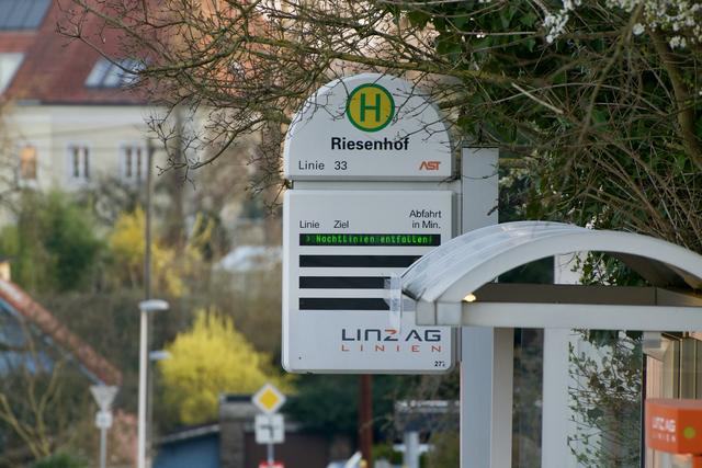 Seit 23. März fahren Busse und Bim im gesamten Stadtgebiet nach Sonntagsfahrplan. Die Nachtlinien entfallen bis auf weiters.