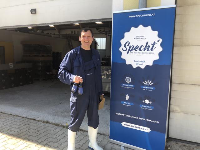 Alexander Chloupek braut das Specht Bier. Verkauft wird's in Kogl Montag bis Freitag von 14 bis 18 Uhr.