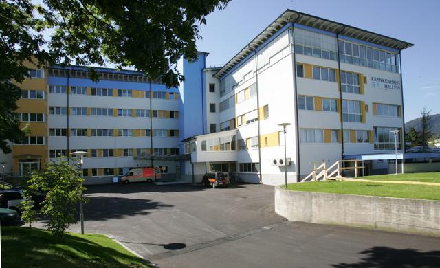 Die Landesklinik Hallein wird schrittweise wieder geöffnet. Ampulanzen noch geschlossen.