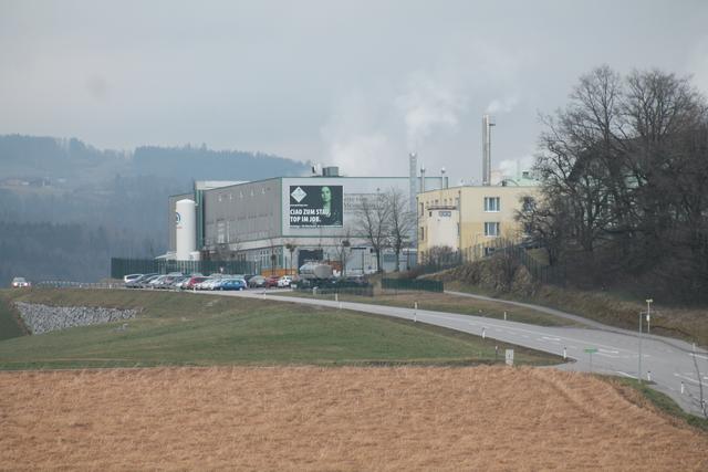 Blick auf einen Teil des Standorts der Firma Greisinger.