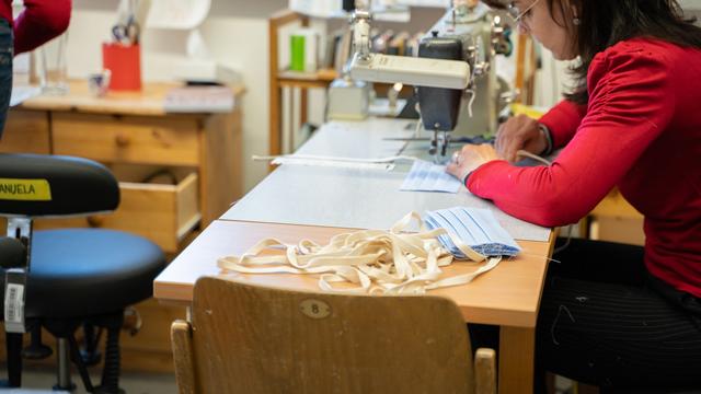 Landestheater-Angestellte helfen in Corona-Krise
