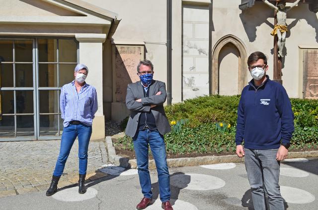 Bürgermeister Peter Koch und die Mitarbeiter der Stadt Bruck gehen was das Tragen von Schutzmasken betrifft mit positivem Beispiel voran.