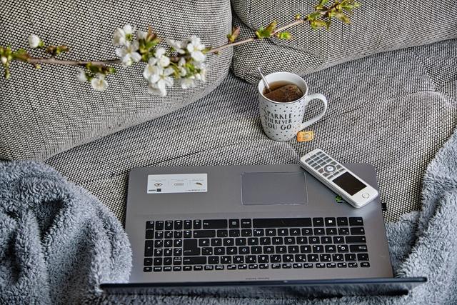 Kurzarbeit im Homeoffice? Was paradiesisch klingt, wird von manchen Chefs ausgenutzt.