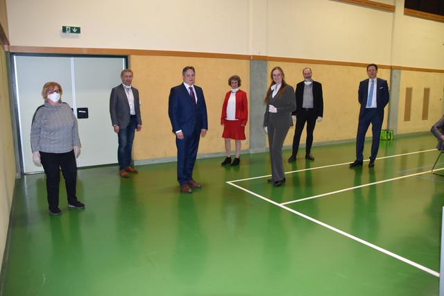Bürgermeister Pircher und Vize Prewein mit den geschäftsführenden Gemeinderäten.