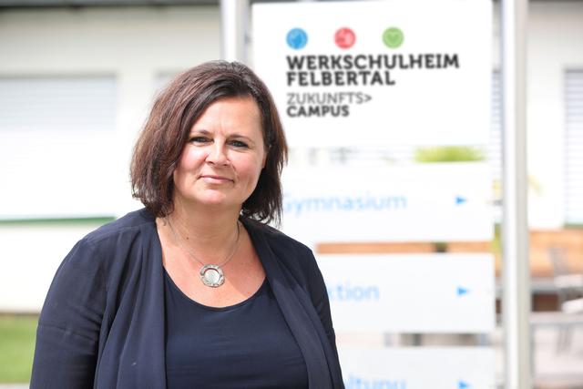 Schuldirektorin Karin Starlinger-Baumgartinger startete eine Umfrage über Erfahrungen zum aktuellen eLearning unter Schülern, Eltern und Lehrern.
