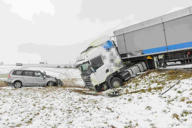 Österreichweit kamen im ersten Quartal des Jahres mehr Menschen bei Verkehrsunfällen ums Leben als im Vorjahr. Der VCÖ fordert verstärkte Sicherheitsmaßnahmen (Symbolbild). | Foto: Markus Zechbauer/zema-medien.de