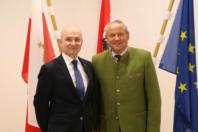 LRH-Direktor Friedrich Pammer (l.) und Landtagspräsident Wolfgang Stanek.