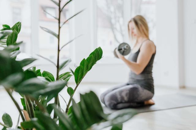 Judith Öhlinger stellt auf ihrem Youtube-Kanal "KraftVielfalt" Trainingsvideos kostenlos zur Verfügung. | Foto: Zwei-F: Julia C. Hoffer