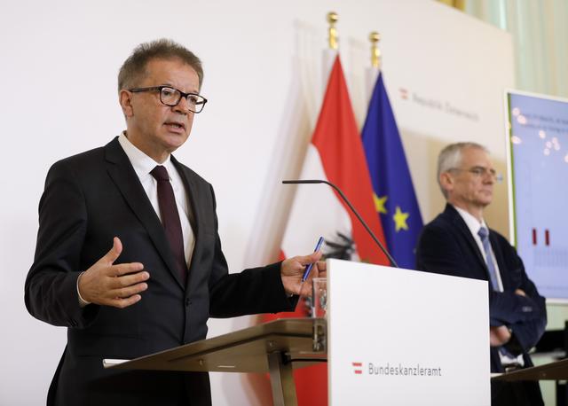 "Was gut ist, ist dass die Zuwachsrate etwas abgedämpfter ist. Das ist ein Licht am Ende des Tunnels", so Gesundheitsminister Rudolf Anschober am Donnerstag bei einer Pressekonferenz.