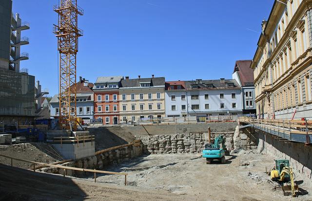 Baustelle Benediktinerplatz/Benediktinerschule im April 2018