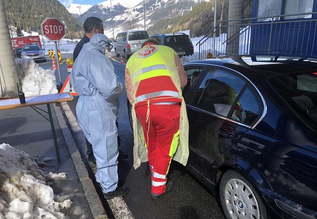 Das Bundesheer assistiert bei den Personenkontrollen an den Grenzen.