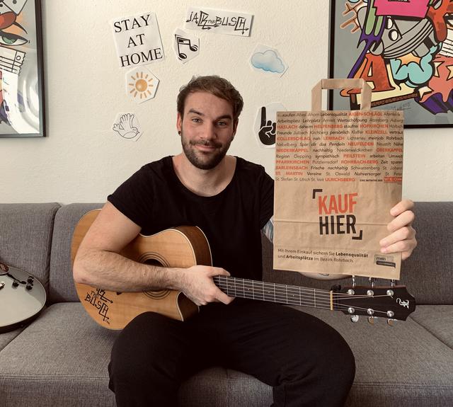 JackTheBusch unterstützt die Aktion "Kauf Hier" mit einem Facebook-Video.