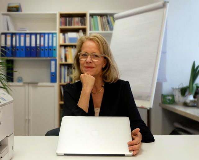 "Jetzt, wo wir Veränderungen auf vielen Ebenen erleben, ist die Zeit gekommen, unseren Fokus nicht nur auf das Eigenwohl oder das Wohl unserer Nächsten zu setzen, sondern auf das Wohl unserer gesamten Gesellschaft", sagt Angelika Preston, Geschäftsführerin der ASK-Akademie, Autorin, Unternehmensberaterin, Trainerin und Dipl. Lebens-und Sozialberaterin.