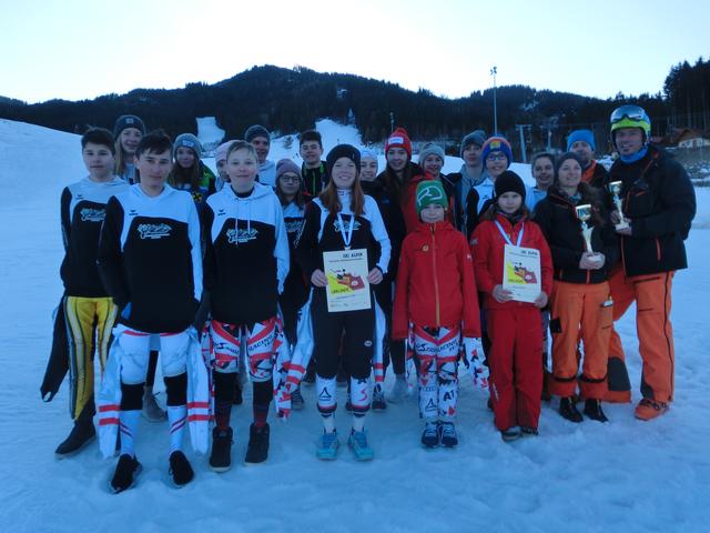 Die Schüler des Gymnasiums Hartberg (Skizweig) feierten bei der Ski-Landesmeisterschaft tolle Erfolge. | Foto: KK