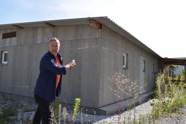 GR Gerald Depaoli forderte schon im September 2019, dass die Container am Richard-Berger-Weg im Gewerbegebiet von Arzl als Notschlafstelle umgewidmet werden. Das war damals nicht möglich. In der aktuellen Notlage werden – für begrenzte Zeit – ebendiese Container als Tagesanlaufstelle für Obdachlose bereitgestellt.