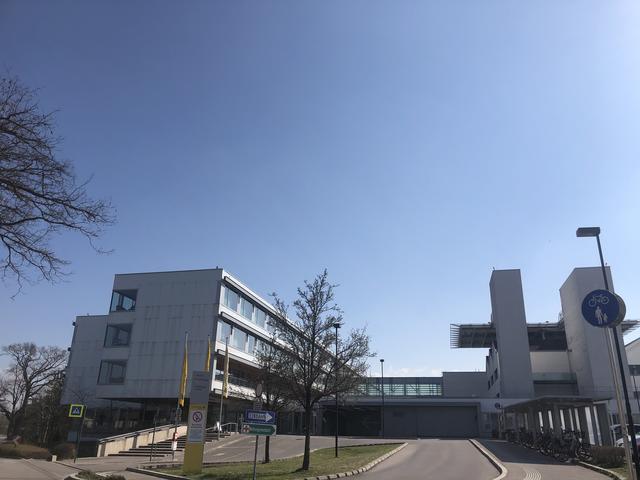 Klinikum für Klinikum wird zur Behandlung von COVID-19-Patienten aufgeschalten - Phase drei auch das Tullner Uniklinikum.