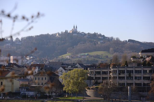 Der Pöstlingberg thront über der Landeshauptstadt.