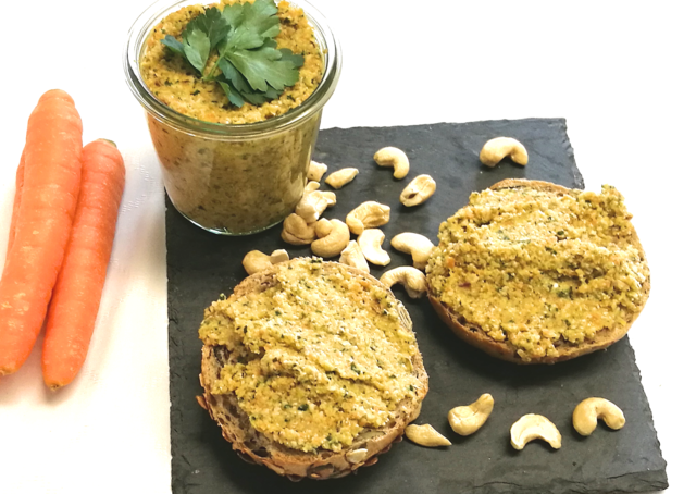 Der vegane Karotten-Apfel-Aufstrich enthält viele gesunde Fette.