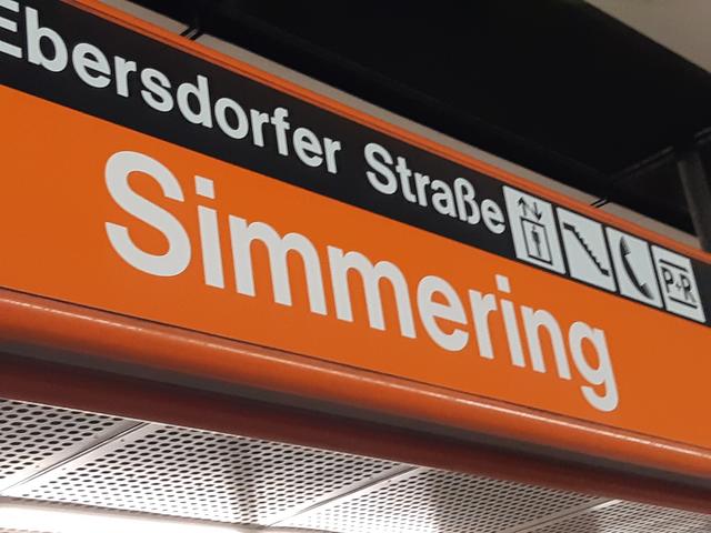 Zusammenarbeit über Gemeindegrenzen hinweg mit der U3 als Bindeglied - insgesamt sieben evangelische Pfarrgemeinden, die allesamt an der U3 liegen, haben sich zusammengeschlossen, um einmal im Monat gemeinsam Gottesdienst zu feiern – jeweils in einer anderen Kirche.