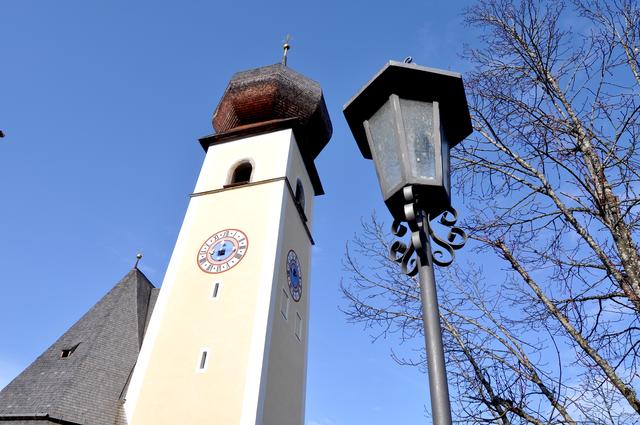 Gottesdienstübertragungen im Land via Medien. | Foto: Kogler (Symbolfoto, Kirche in Aurach)