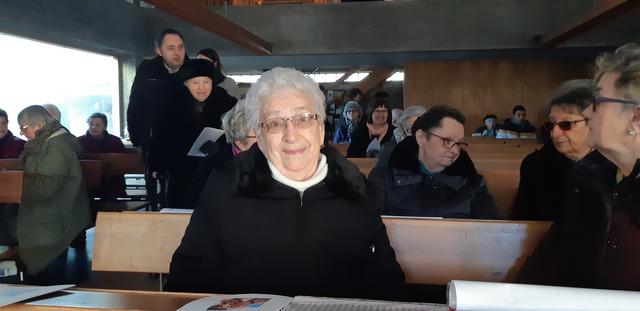 Der 90. Geburtstag der hochaktiven Gemeindevertreterin Elisabeth Zahradnicek, allgemein bekannt als "Tante Liesi", wird zum Mega-Fest für die gesamte Simmeringer Pfarrgemeinde.