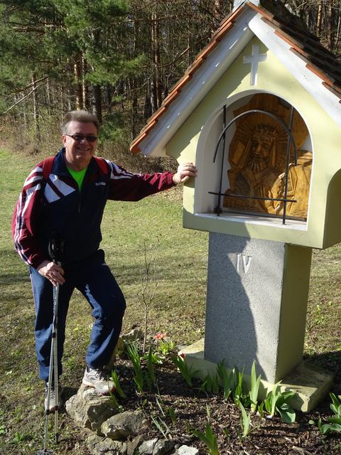 Werner Schöll auf dem Kreuzweg zur Bründlkapelle