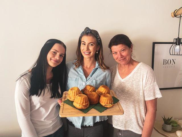 Magdalena und Angelika mit Mama Petra