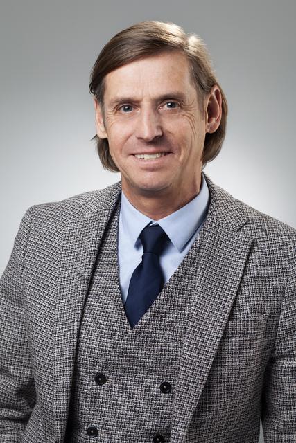 Der Tiroler Landesinnungsmeister der Friseure Clemens Happ ratet den Betrieben das ausfüllen des Antrages nicht als Belastung sondern als Bargeld zu sehen und die Herausforderung anzunehmen. Die Wirtschaftskammer Tirol und die Friseurinnung stehen immer mit Rat und Tat zur Seite.