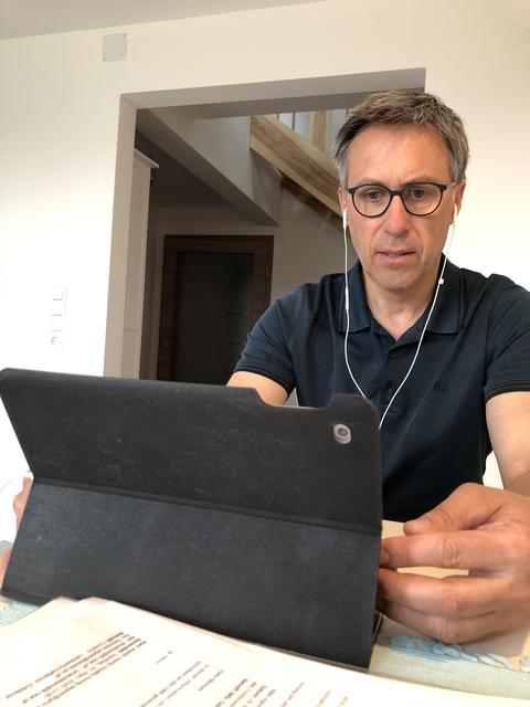 Georg Strasser beim Interview im Eigenheim.