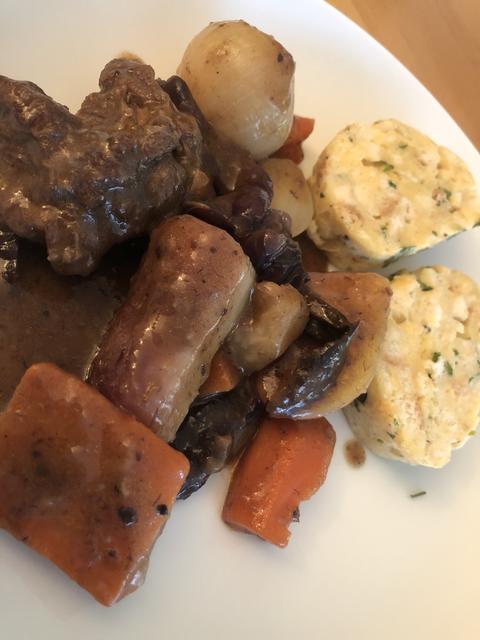 Sensationell: Wildschweinragout auf Burgunderart