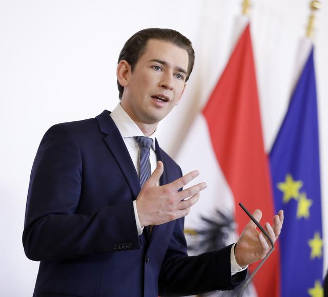 Bundeskanzler Sebastian Kurz : Geschäfte bis 400 Quadratmeter sowie Gärten- und Baumärkte dürfen ab 14. April öffnen.  | Foto: Andy Wenzel/BKA