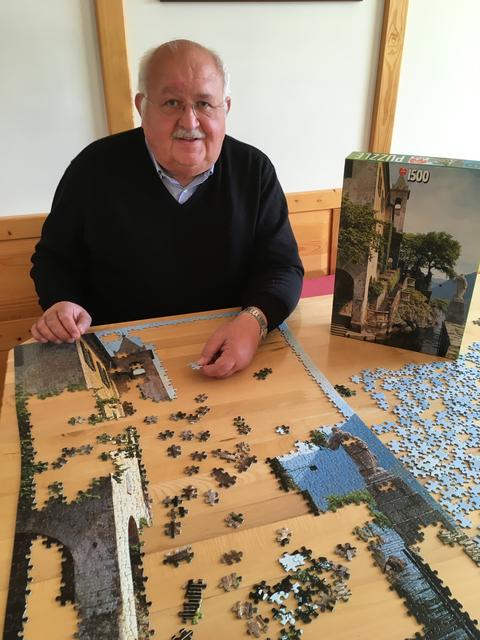 1.5000 Teile hat das Puzzle, das Ernst Paleta jetzt fertig stellen will