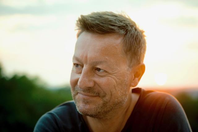 Topwinzer Uwe Schiefer bietet beste Weine im neuen Onlineshop.