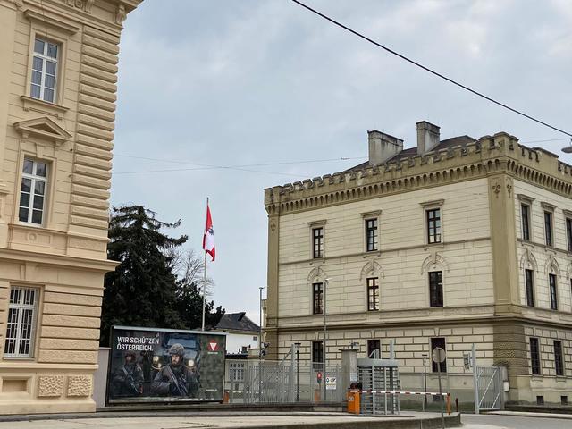 Hesserkaserne in St. Pölten: Sollte es zu Hause einen Verdachtsfall geben, muss dieser sofort gemeldet werden.