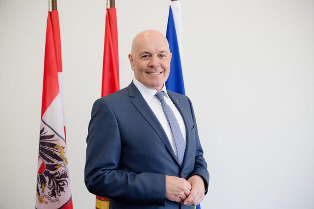 2. Landtagspräs. Bgm. Georg Rosner bedankt sich bei den Gemeinden für ihren Einsatz.