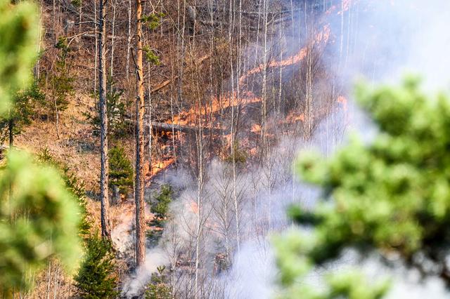 Benützer der Brennerautobahn werden ersucht, im Bereich der Gefahrenstelle bei Patsch besonders vorsichtig zu fahren! | Foto: zeitungsfoto.at