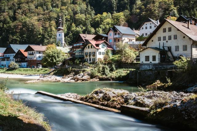 Bad Ischl ist unter den etwa 80 Gemeinden, die sich nun mit einer Petition an die Landesregierung wenden (Symbolbild). | Foto: Daniel Leitner