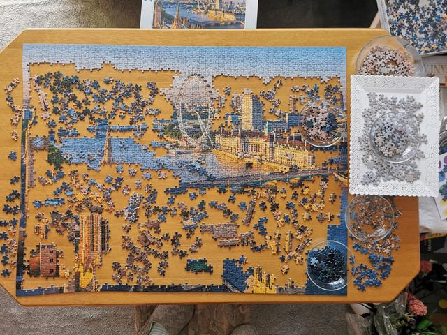 Dieses Puzzle hat 2000 Teile. Es wird uns noch einige Tage beschäftigen.