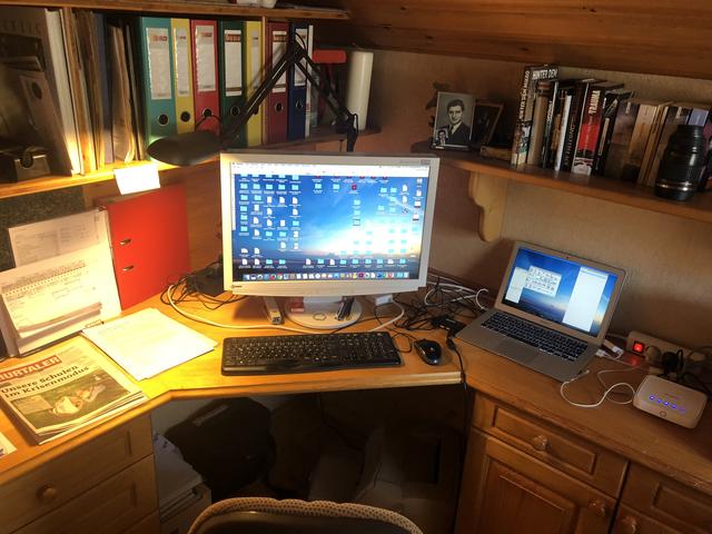 Homeoffice ist für viele Arbeitnehmer in der Coronakrise derzeit Alltag. Das Arbeiten von zu Hause aus ist eher suboptimal und bringt oft auch technische Probleme mit sich.