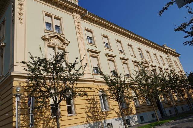 An der Bezirkshauptmannschaft Deutschlandsberg wird in diesen Wochen rund um die Uhr für unsere Gesundheit gearbeitet. | Foto: Michl