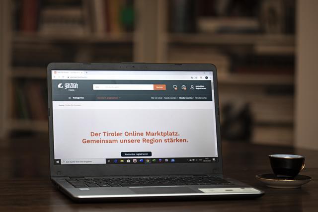 So sieht eine Seite von ganznah.tirol aus. Lokale Unternehmen sollen ihre Produkte rasch hier reinstellen.  | Foto: GemNova
