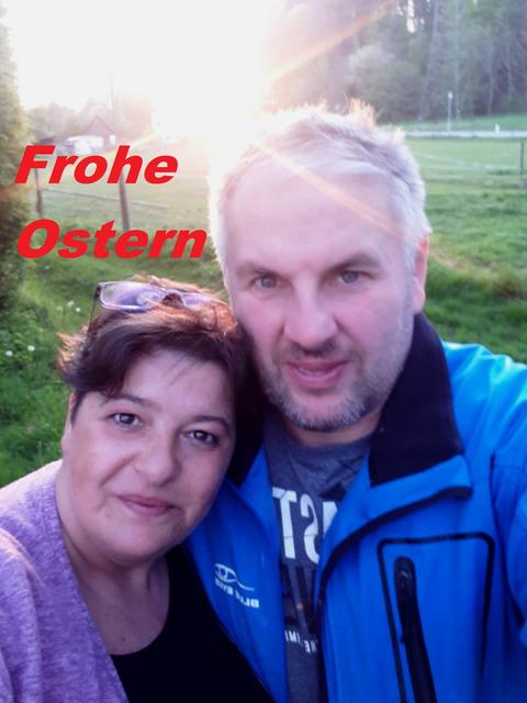 Frohe Ostern wünschen Ursula Muriel und Gerald Dreisiebner